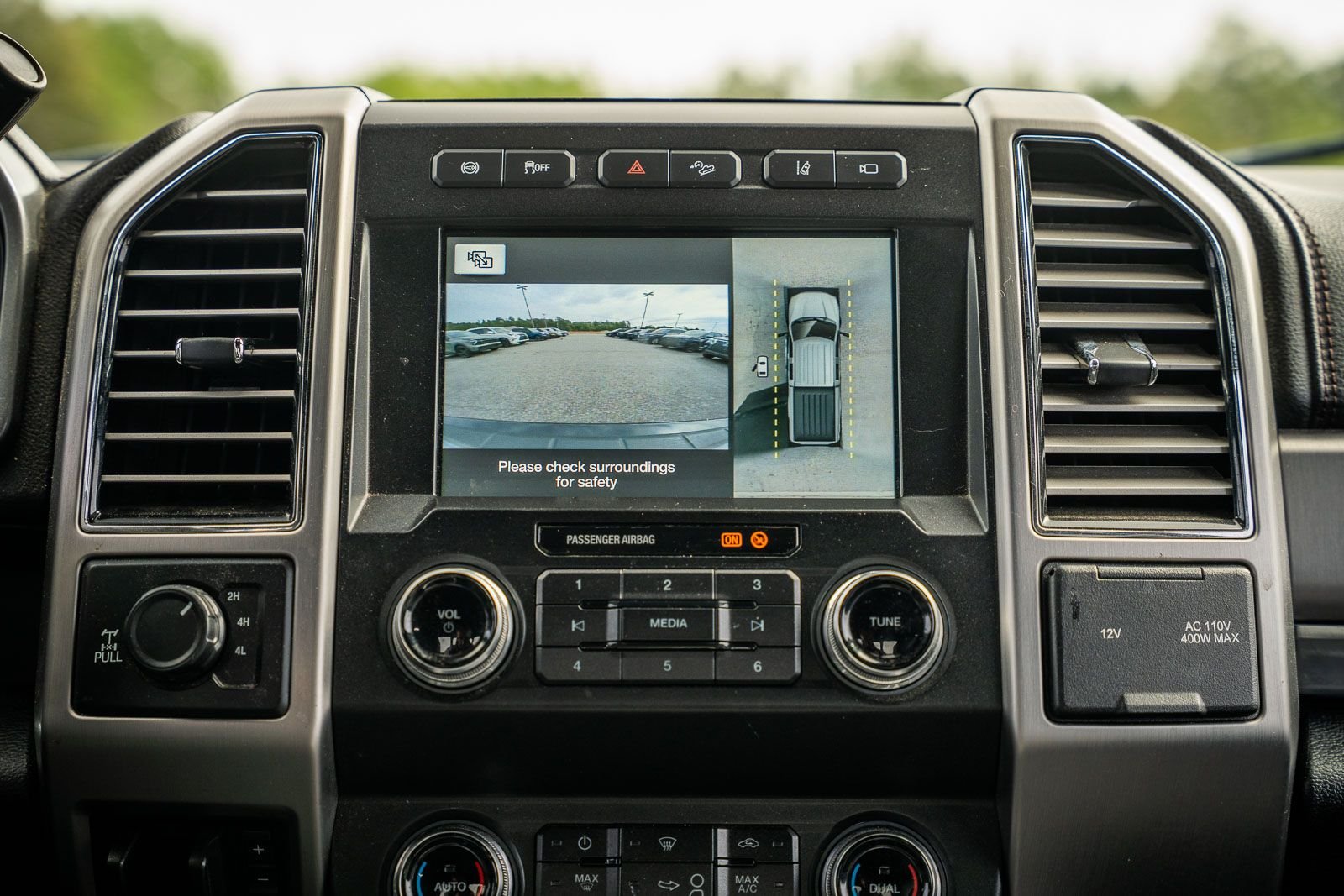 Used 2019 Black Ford Platinum image 40