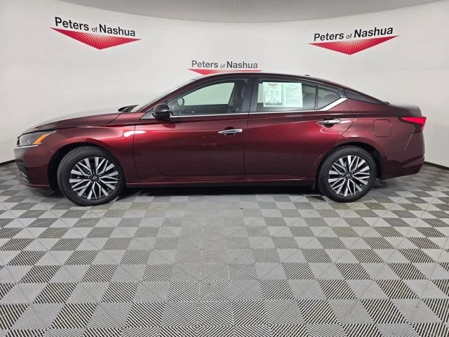 Used 2024 Red Nissan 2.5 SV image 11