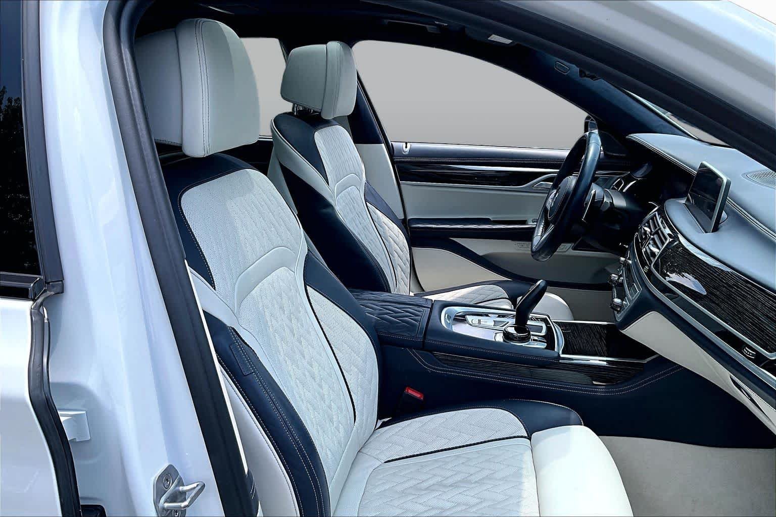 2022 BMW 7 Series 750i - Photo 8