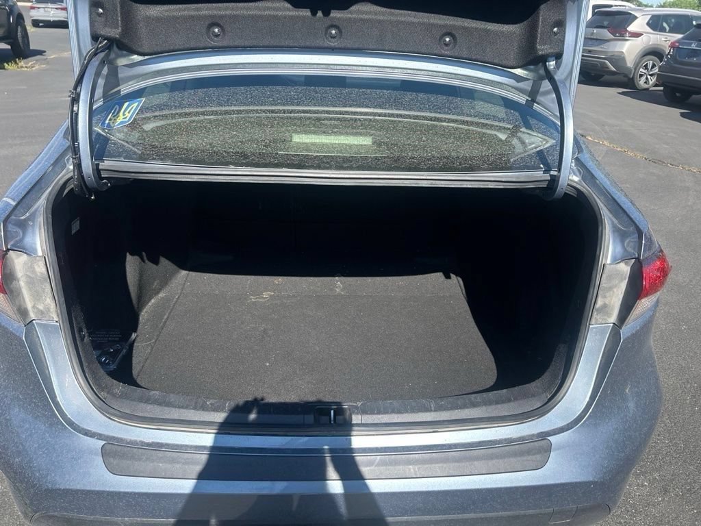 Used 2022 Celestite Toyota LE image 21