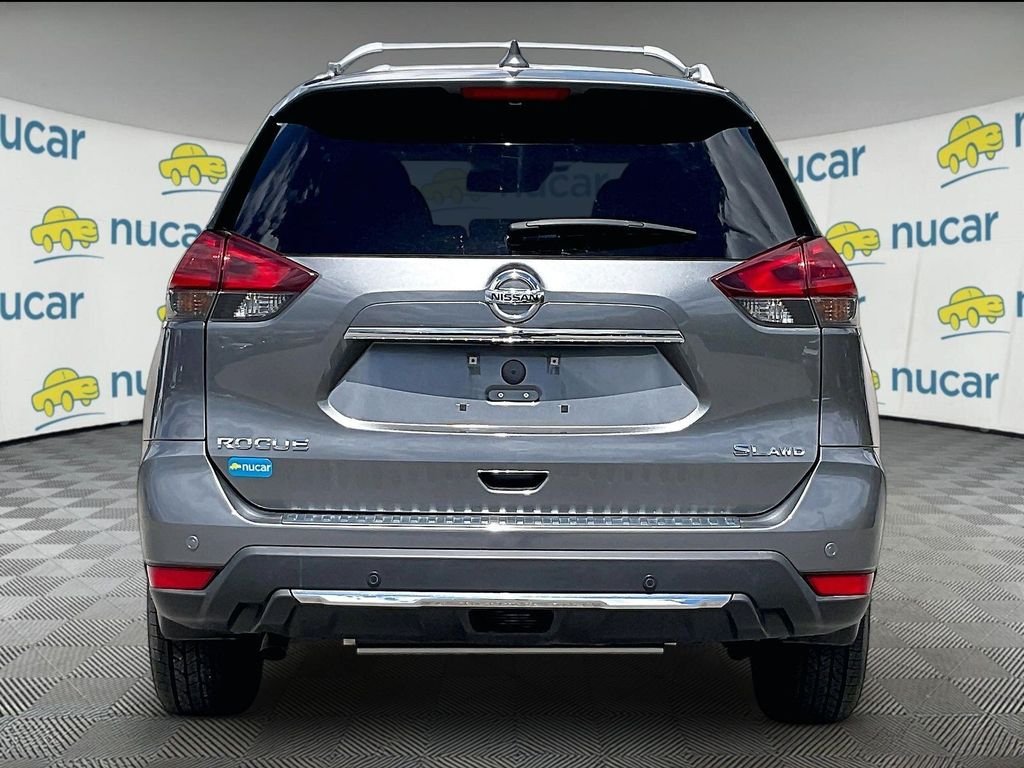 Used 2019 Gun Metallic Nissan SL image 5