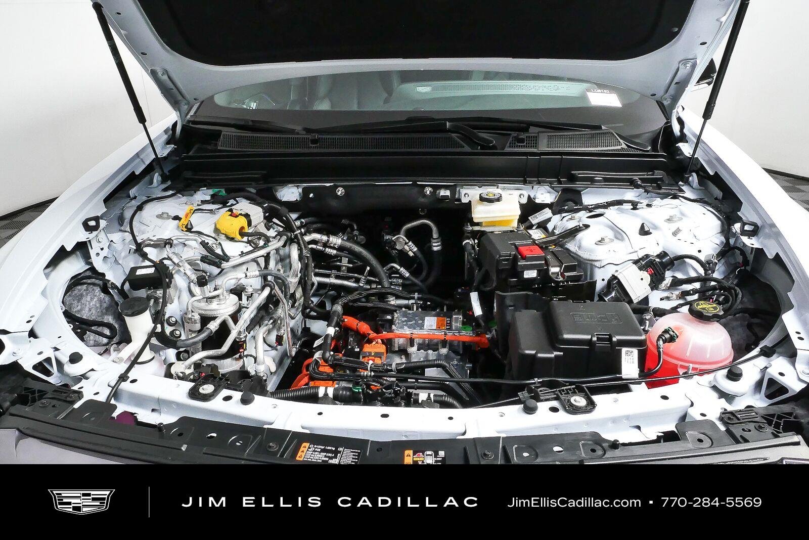 New 2027 Vibrant White Tricoat Cadillac Sport image 34