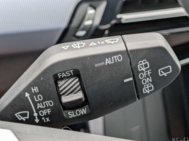 Used 2023 Blue BMW xDrive28i image 31