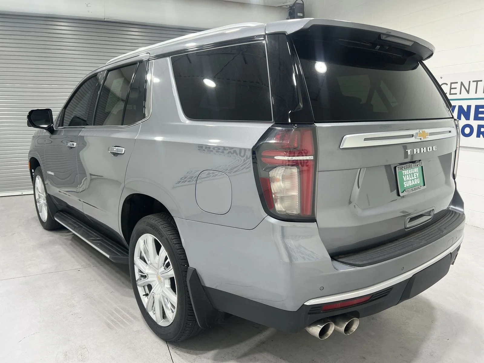 Used 2022 Gray Chevrolet High Country image 6