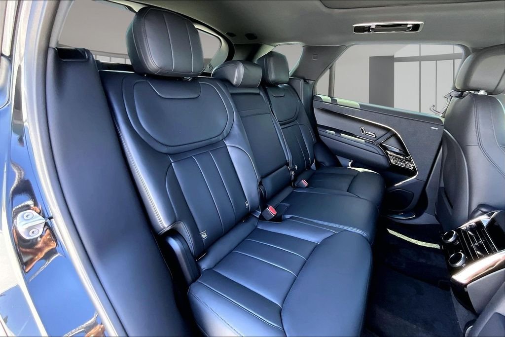 New 2026 SANTORINI BLACK Land Rover Dynamic SE image 10