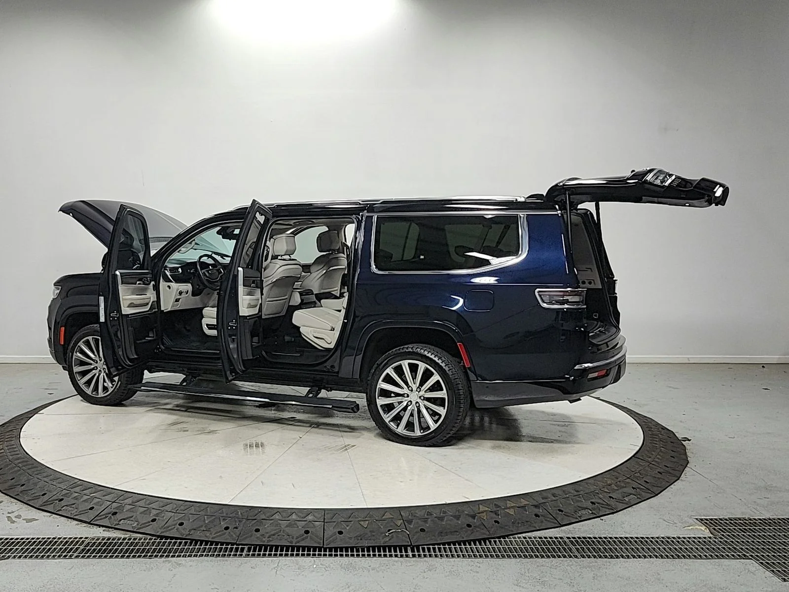 Used 2023 Black Jeep Series II image 13