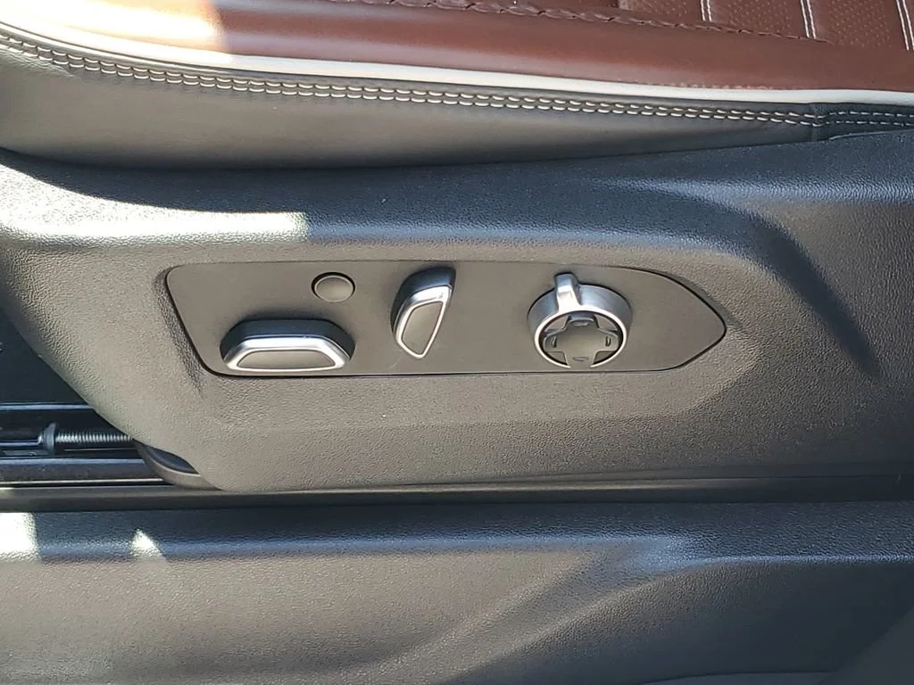Used 2025 Downpour Metallic GMC Denali Ultimate image 16
