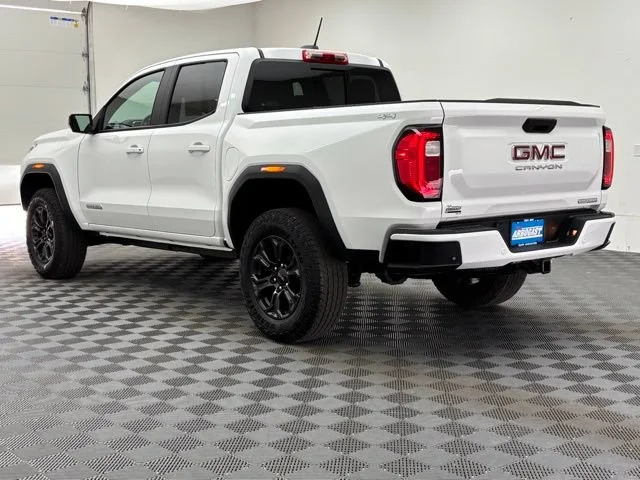 Used 2025 Summit White GMC Elevation image 9