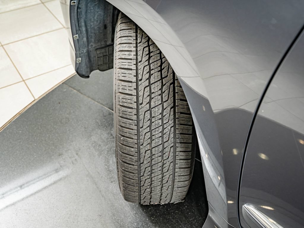 Used 2016 Nebula Gray Pearl Lexus 460 image 42