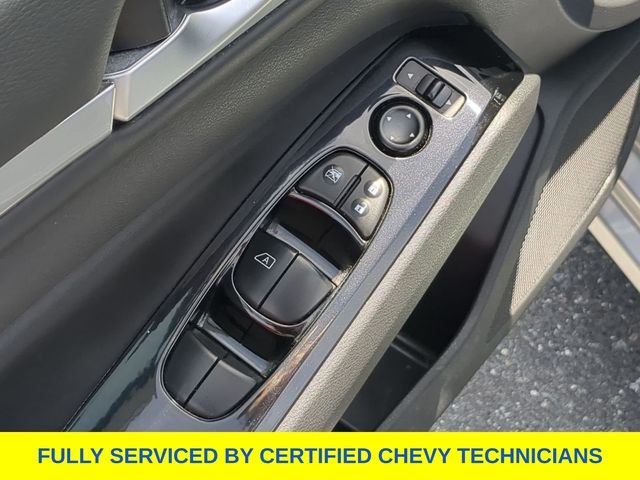 Used 2024 Silver Nissan 2.5 SR image 22