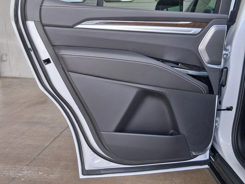 2027 Cadillac Escalade Platinum Sport - Photo 23