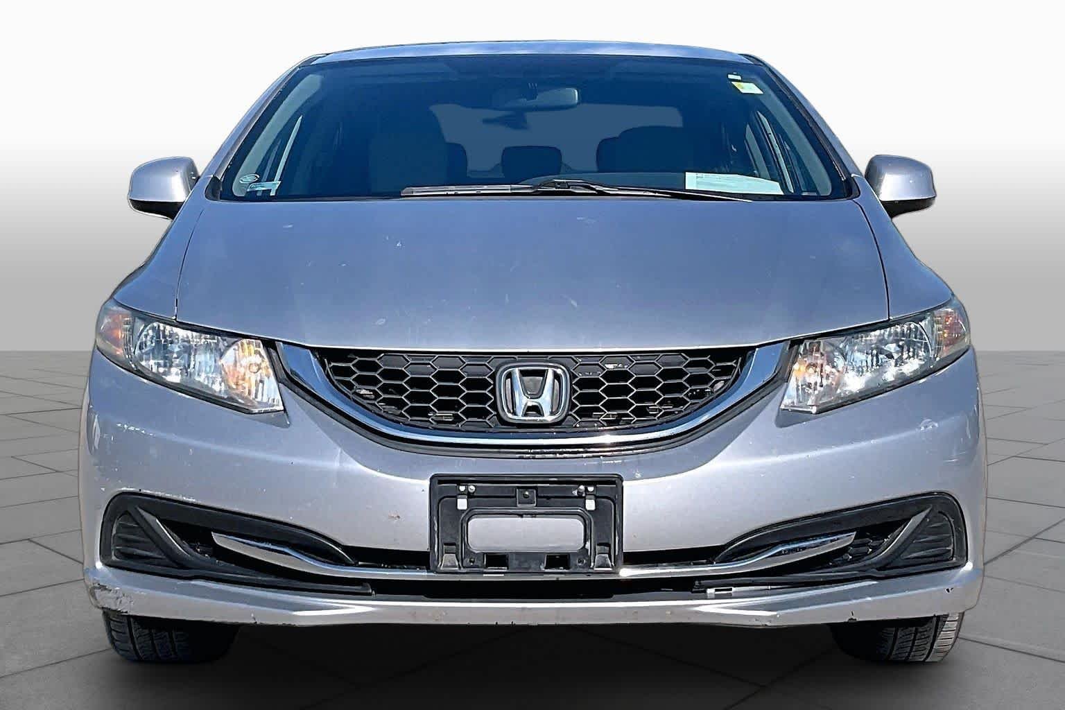 Used 2013 Alabaster Silver Metallic Honda LX image 3