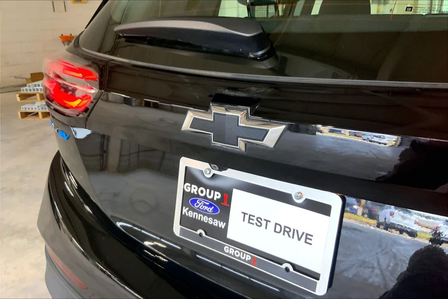 Used 2023 Mosaic Black Metallic Chevrolet 1LT image 29