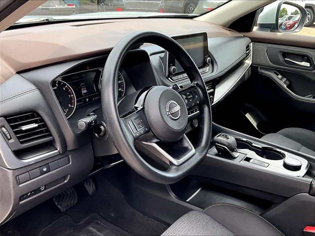 Used 2023 Silver Nissan SV image 8