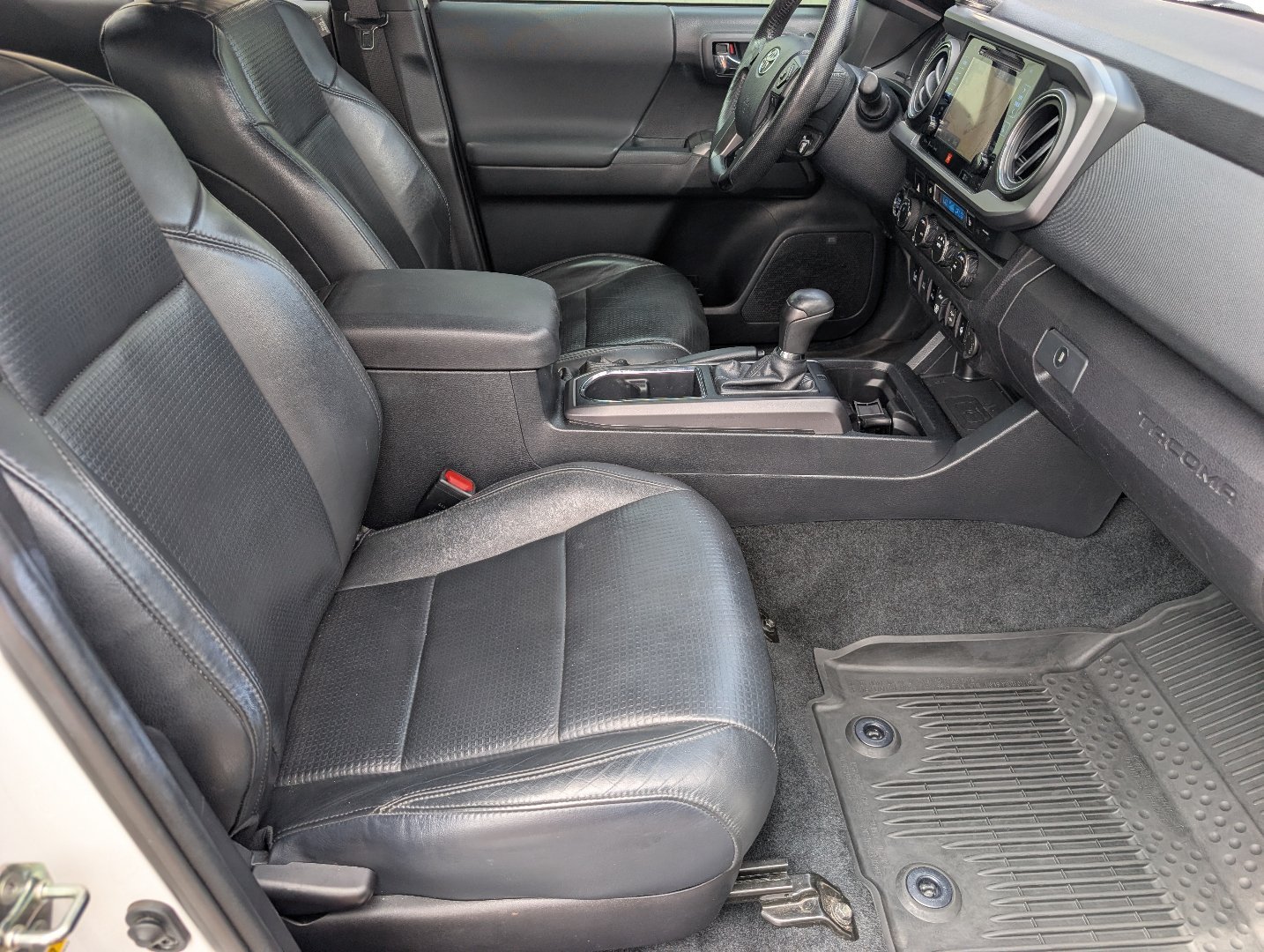 Used 2019 Super White Toyota TRD Off Road image 10