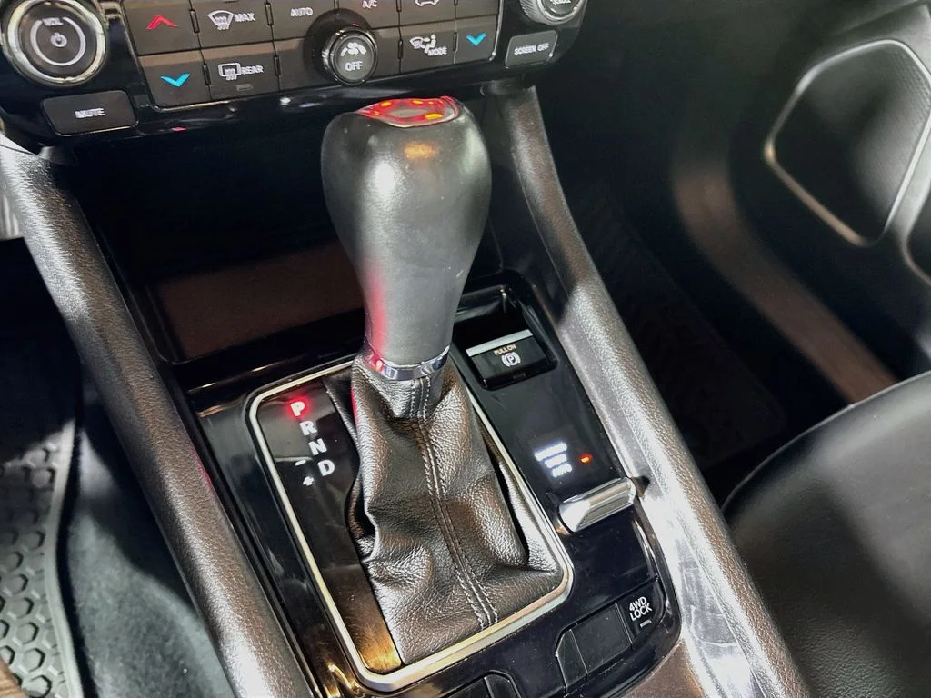 Used 2023 Gray Jeep Latitude image 17