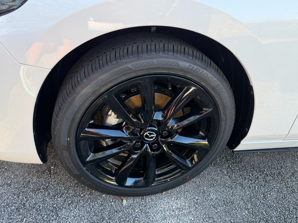 New 2026 Snowflake White Pearl Mazda 2.5 S Carbon Edition AWD image 3