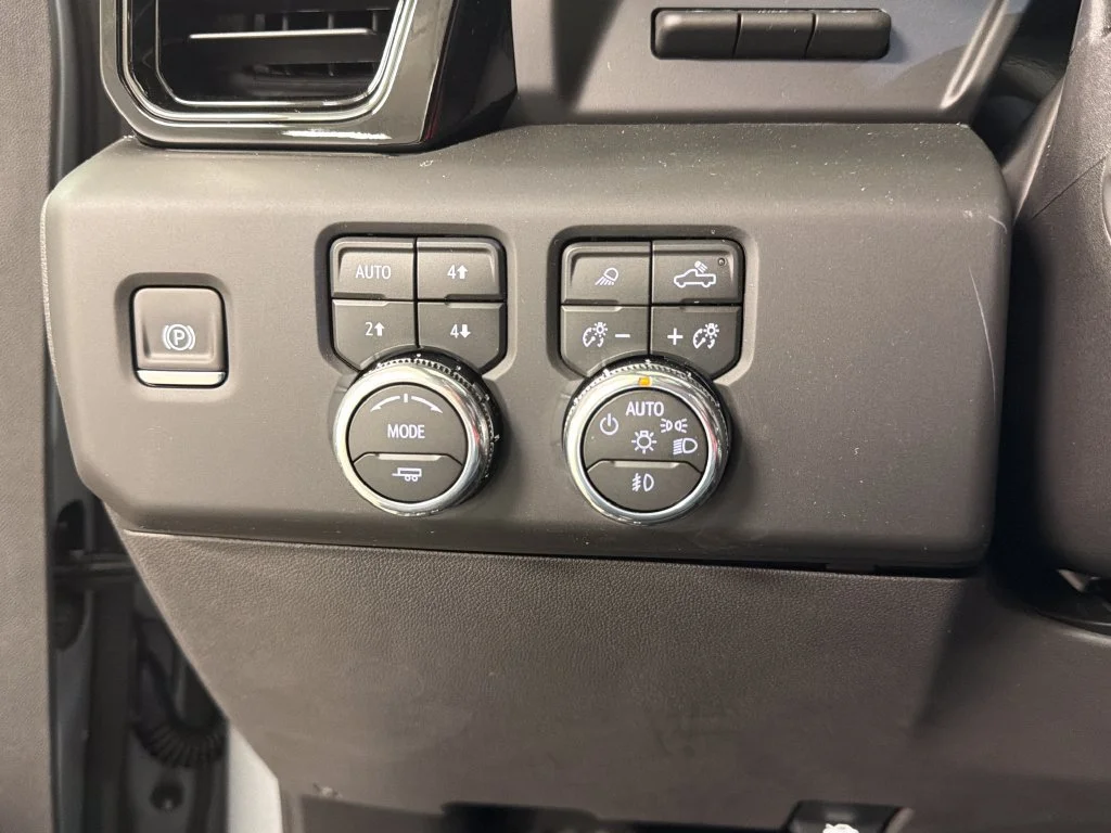 New 2026 Sterling Metallic GMC AT4 image 33