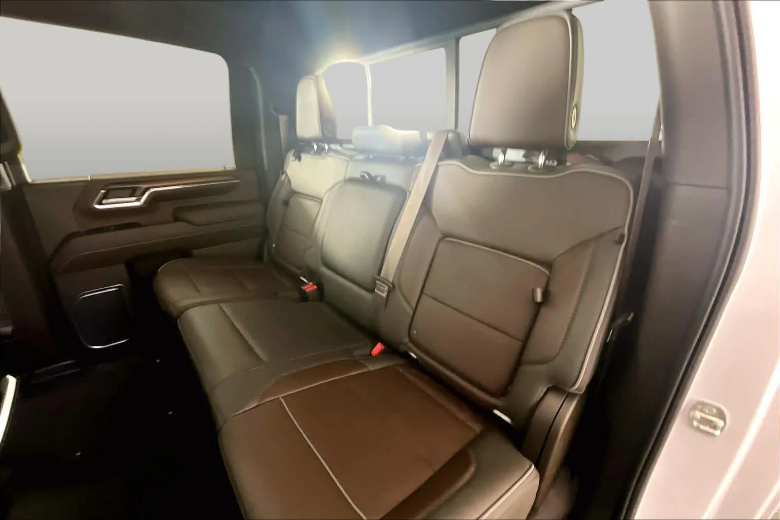 Used 2024 White Frost Tricoat GMC Denali image 19