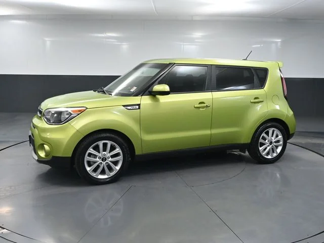 Used 2019 Green Kia Plus image 11