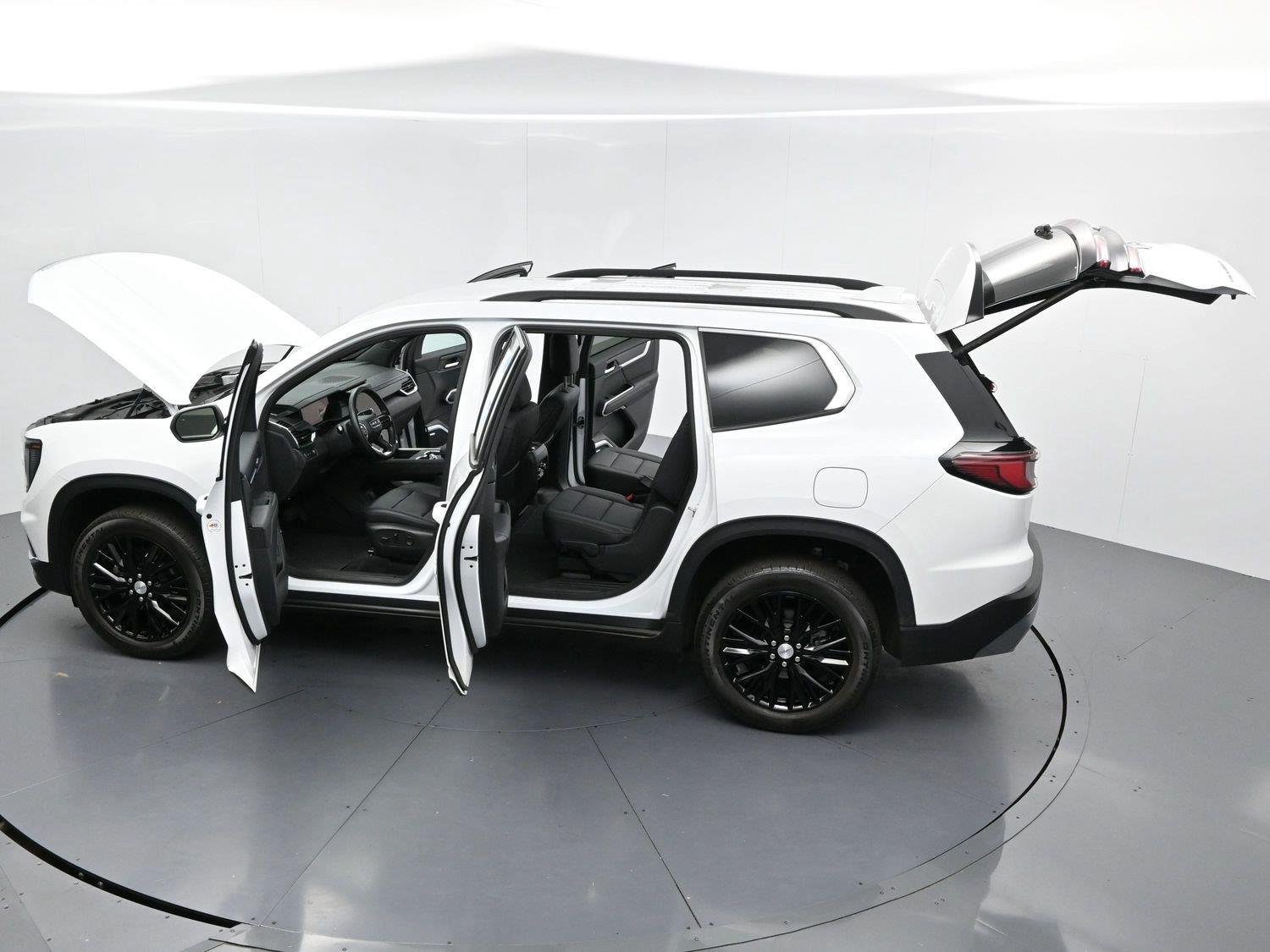 Used 2024 Summit White GMC FWD Elevation image 42