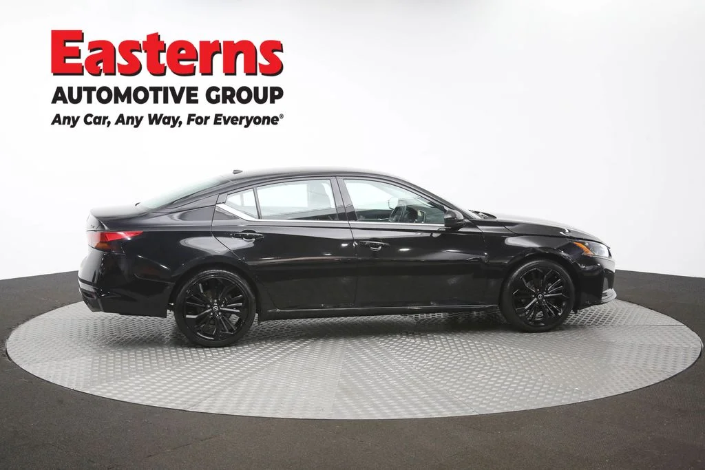 Used 2024 Black Nissan 2.5 SR image 45