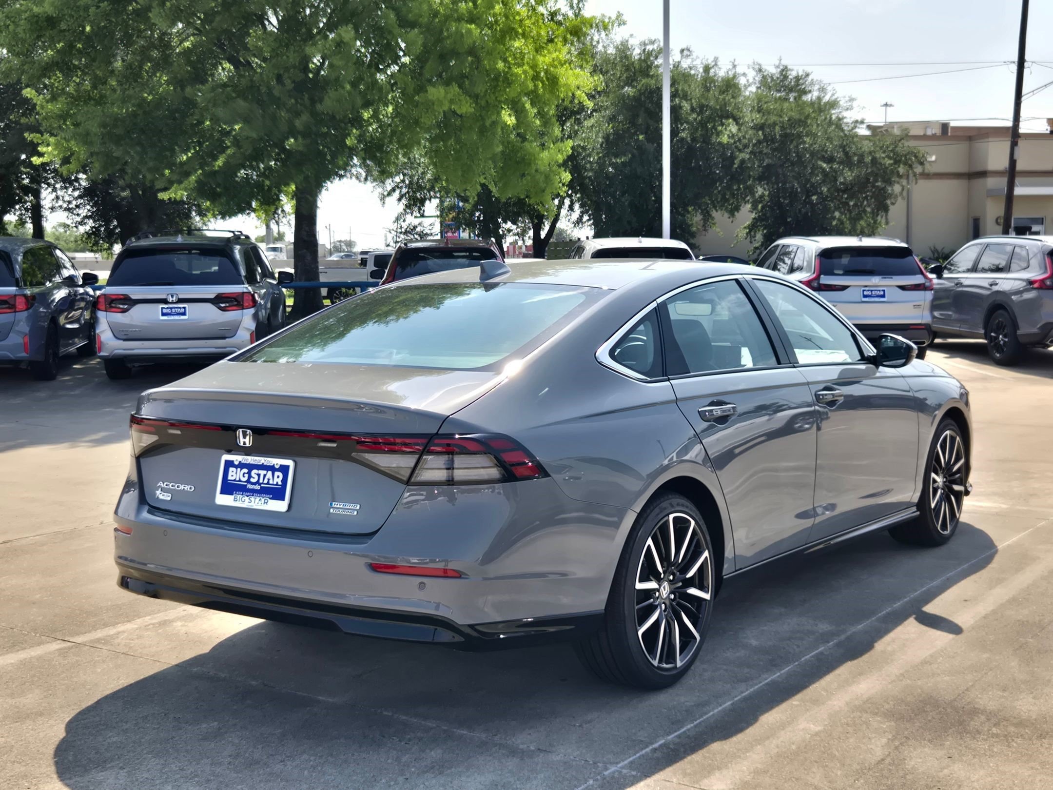 New 2026 Urban Gray Pearl Honda Touring image 4
