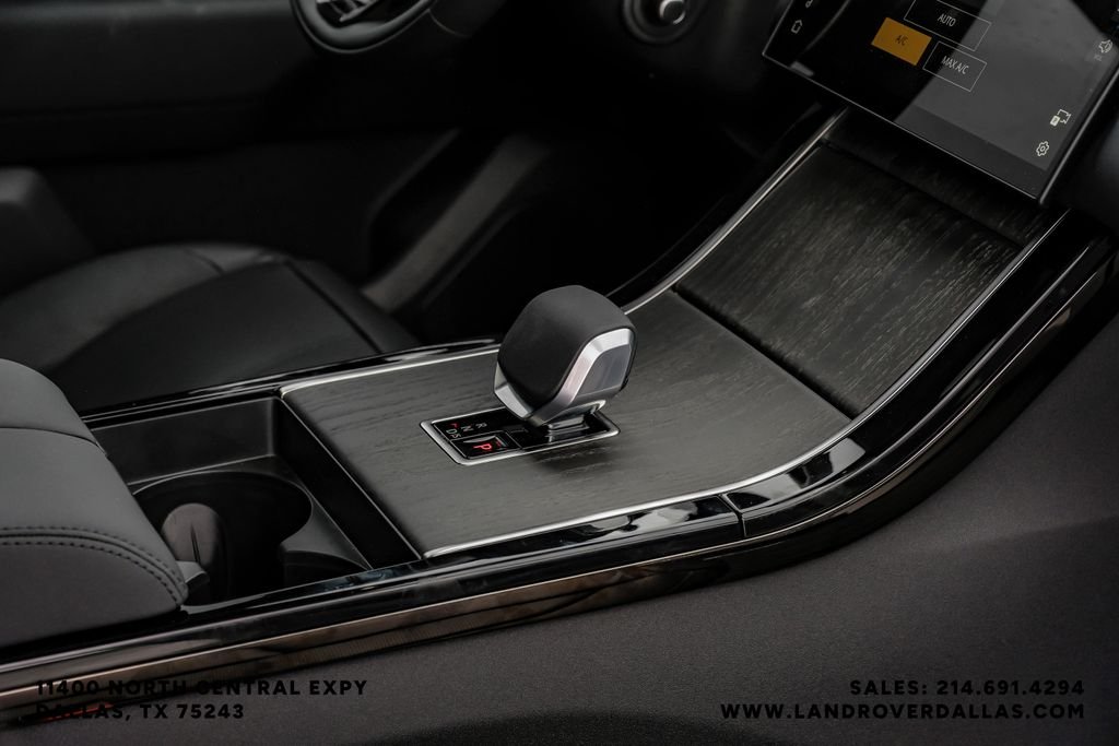 New 2026 Fuji White Land Rover Dynamic SE image 25