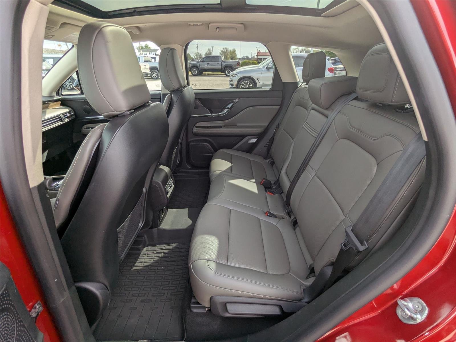 Used 2024 Red Carpet Metallic Tinted Clearcoat Lincoln Grand Touring image 26
