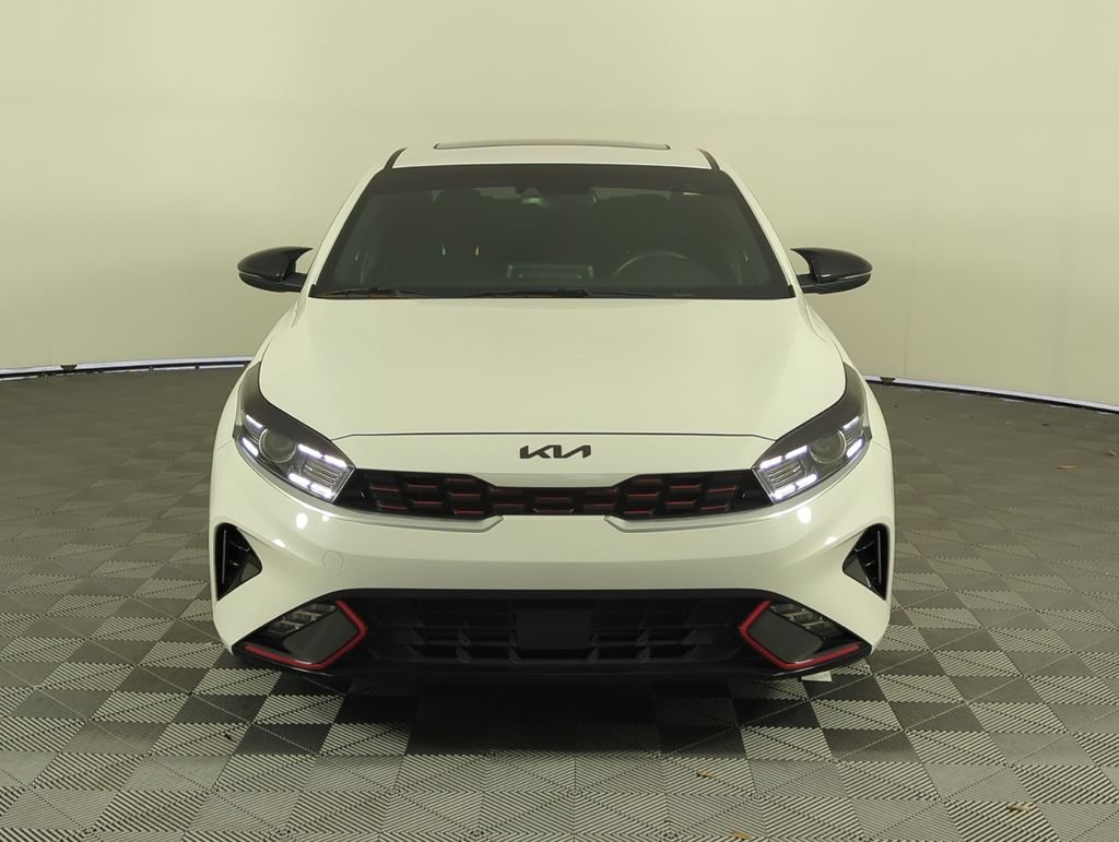 Used 2023 White Kia GT-Line image 10