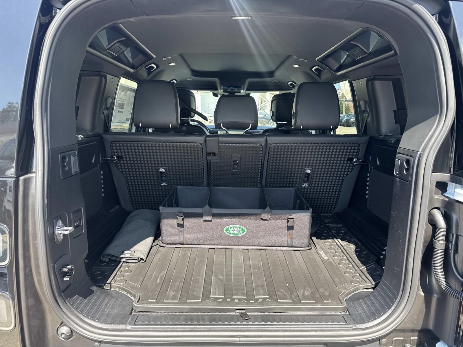 New 2026 Fuji White Land Rover S image 7