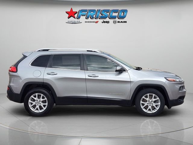 Used 2016 Silver Jeep Latitude image 8