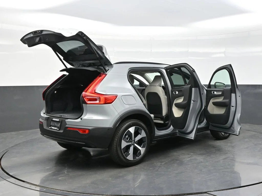Used 2026 Vapour Grey Volvo Plus image 43