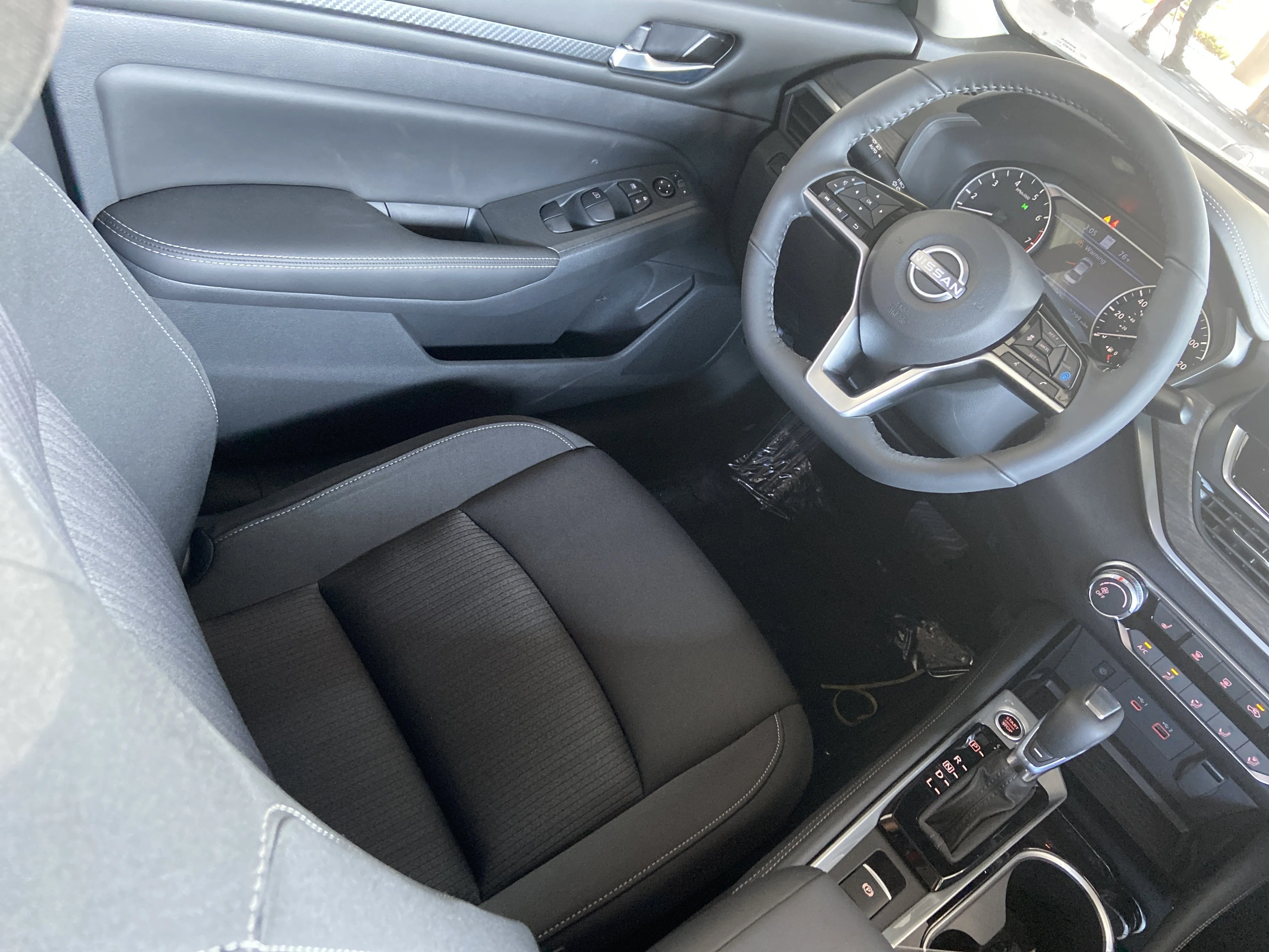 New 2025 Super Black Nissan SV image 15