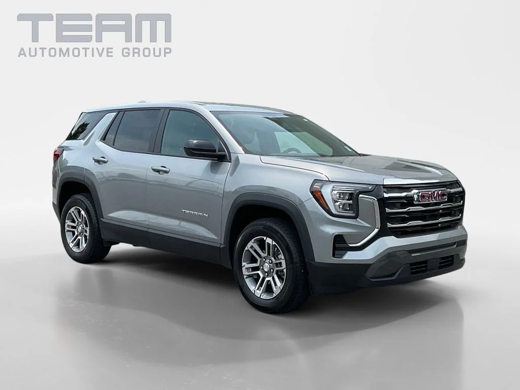 Used 2025 Silver GMC Elevation image 1