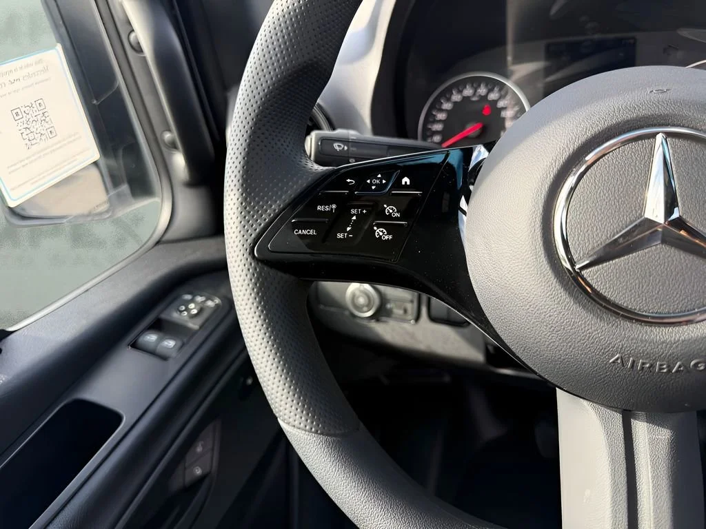 Used 2025 White Mercedes-Benz  image 13