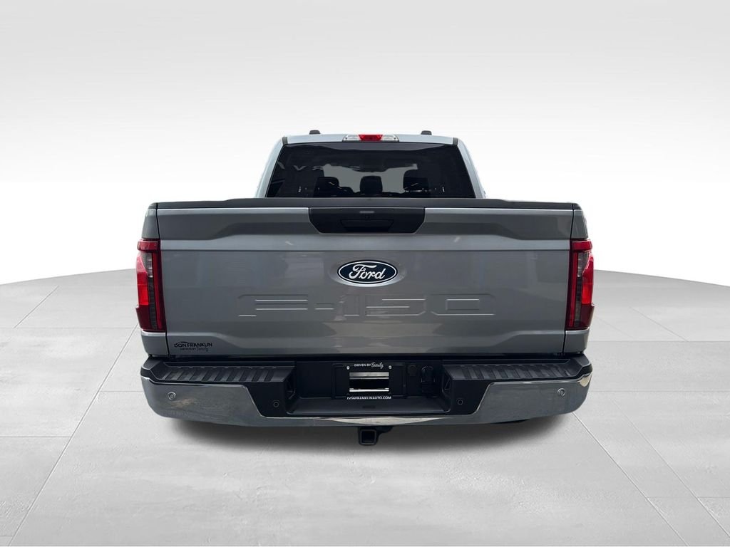 Used 2025 Silver Ford XLT image 4