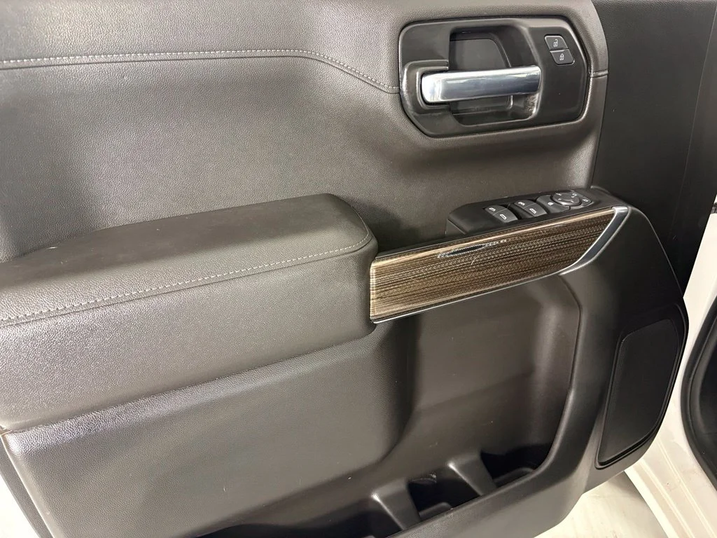 Used 2022 Beige Chevrolet RST image 17