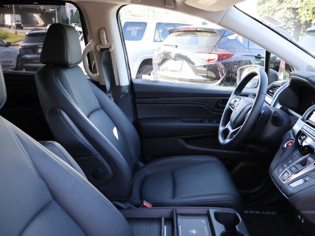 Used 2025  Honda EX-L image 8