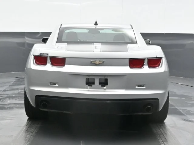 Used 2011 Silver Chevrolet 1LS image 2