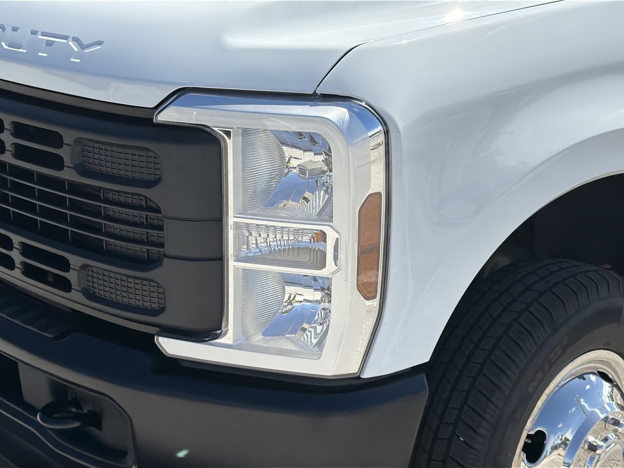 Used 2026 Oxford White Ford XL image 6