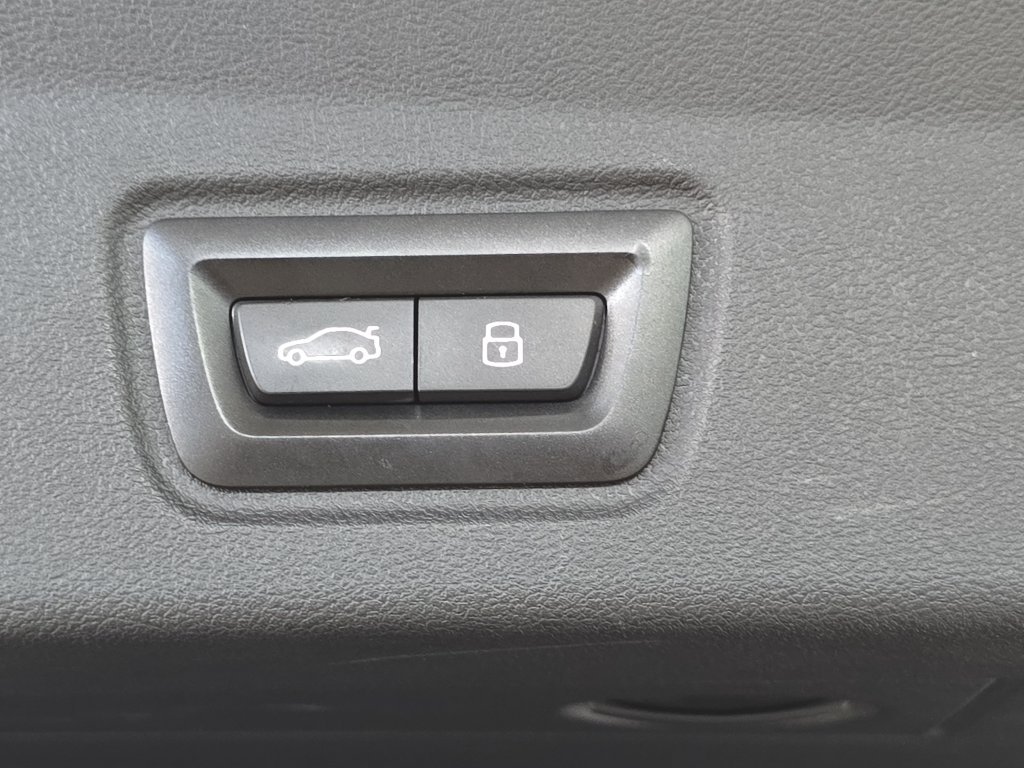Used 2023 Tanzanite Blue II Metallic BMW eDrive40 image 31