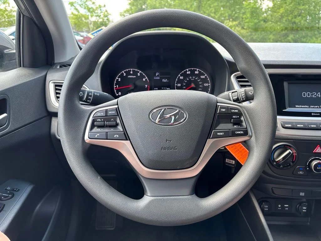 Used 2022 Gray Hyundai SE image 22