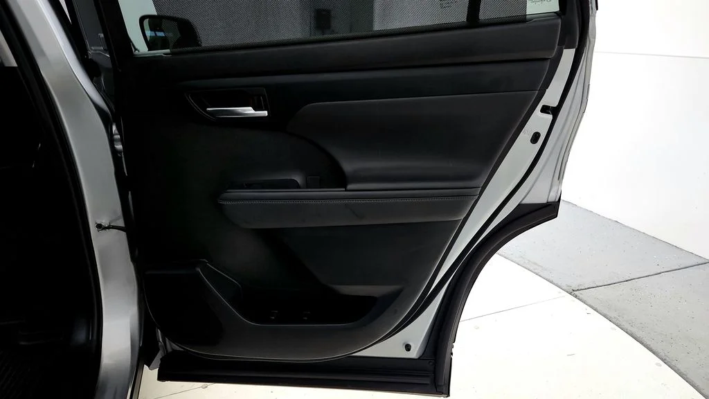 Used 2023 Silver Toyota XLE image 19