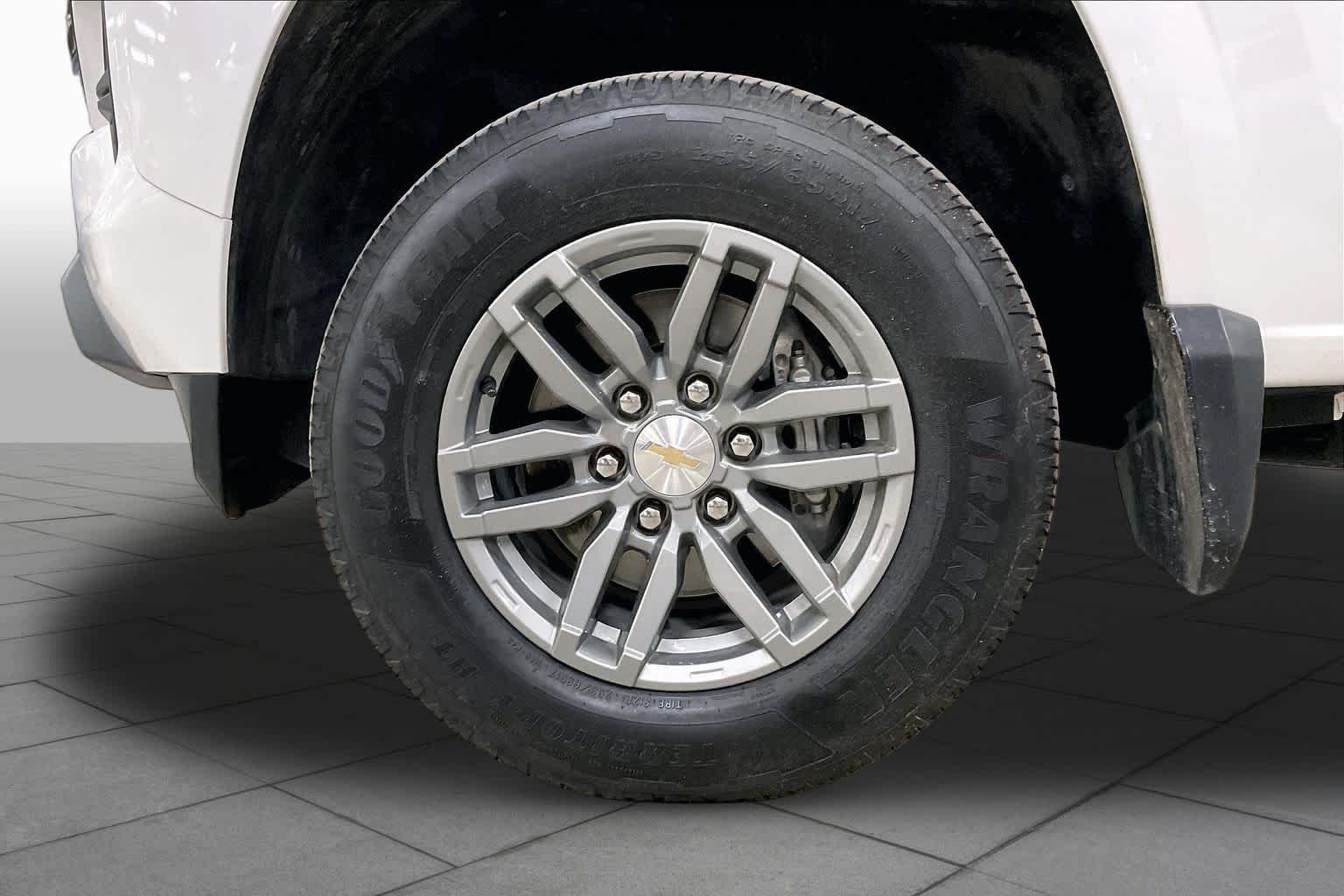 2024 Chevrolet Colorado LT - Photo 10