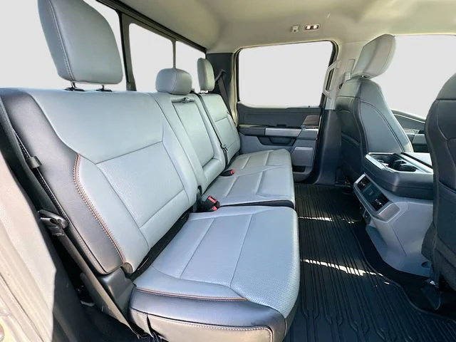 Used 2025 Silver Ford Lariat image 27