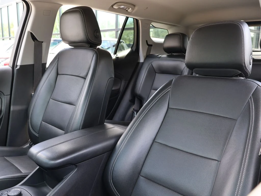Used 2024 Black GMC SLT image 29