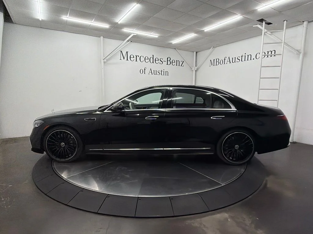 New 2027 Black Mercedes-Benz S 580 image 4