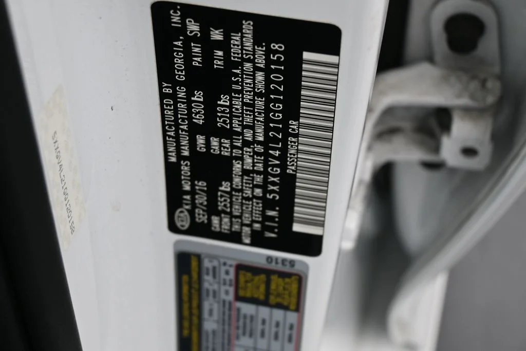 Used 2016 Snow White Pearl Kia SXL image 18