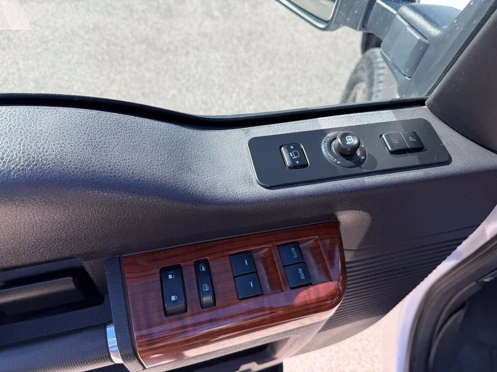 Used 2015 White Ford King Ranch image 10